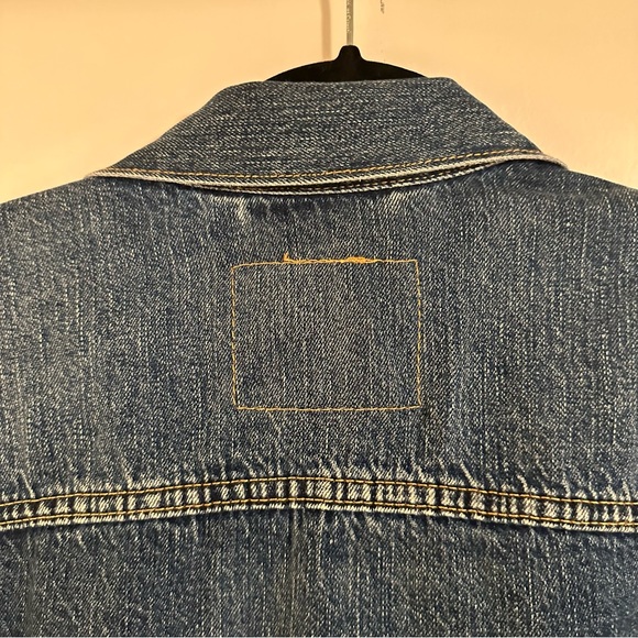 Levi’s 90s Denim Trucker Jacket in Mayze - Picture 4 of 12